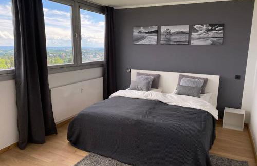 Skyline Appartement mit Pool and Netflix - Foto 17