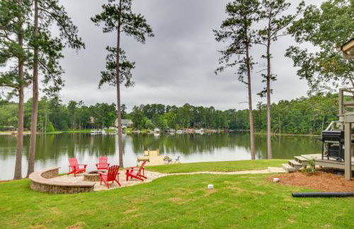 Waterfront Lakehouse w/ Private Dock & Fire Pit! - Foto 1