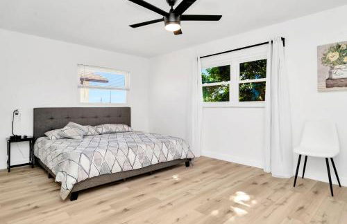 Clearwater Beach Waterfront Modern Villa 4BD 2BIG OPEN LOFT 4BT with Pool Boat Deck Sleep 15 - Foto 41