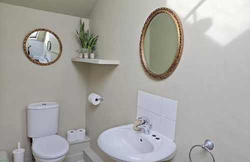 Cosy barn on rural smallholding with alpacas, goats & pigs - Foto 17