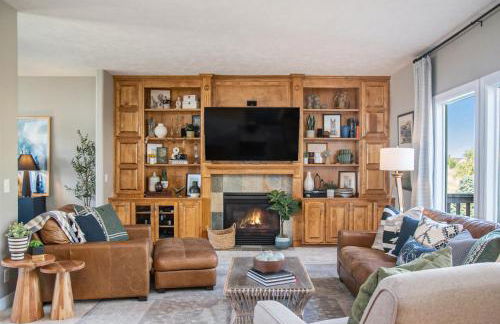 Stunning 5BR Villa Large Hot Tub & Scenic Yard - Foto 4