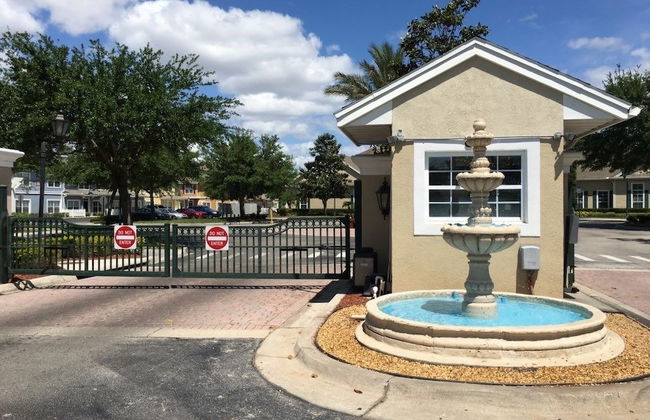 Venetian Bay #104 - Three Bedroom Townhome - Photo 4