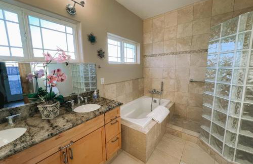 2 min walk to beach! Large Home! Rooftop Deck! - Foto 19