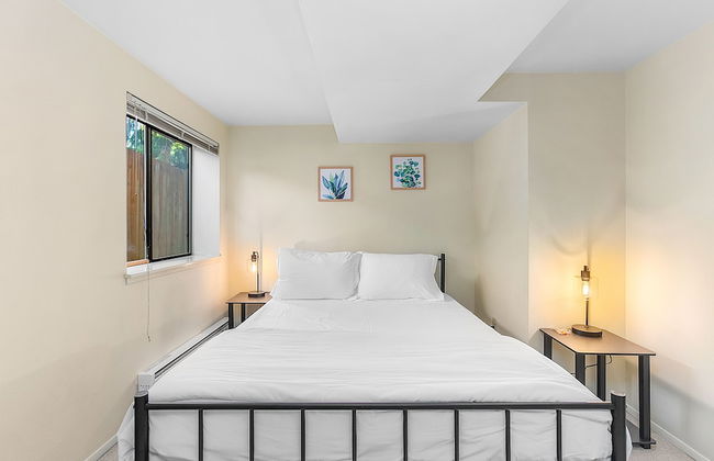 Seattle's Orange Crown 87 Walkscore - Photo 5