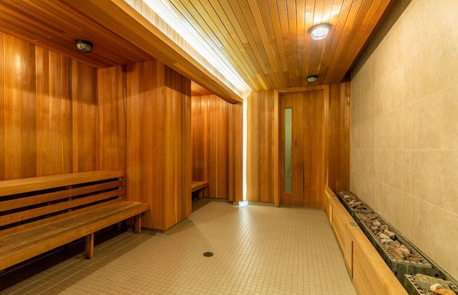 Beautiful Condos In the Heart of Downtown - Foto 34