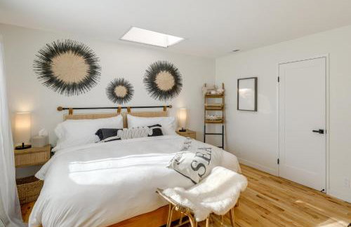 Seaside Home with Hot Tub and Patio Close to Beaches! - Foto 8