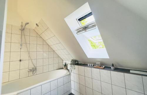 Möbliert-nahe STARLIGHT EXPRESS in Bochum -WLAN-Netflix-Loggia oder Terrasse - Foto 13