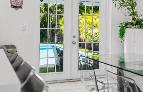 Luxury Vacation House in Miami’s Center! - Photo 10