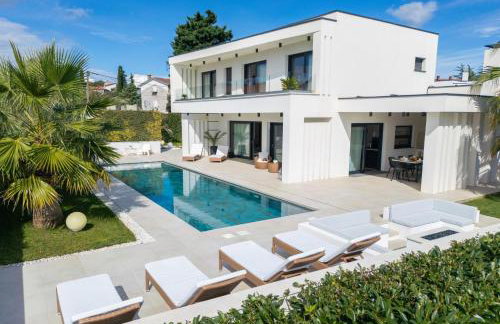 Villa LUMINOSA with outdoor and indoor pool and sauna - Foto 6