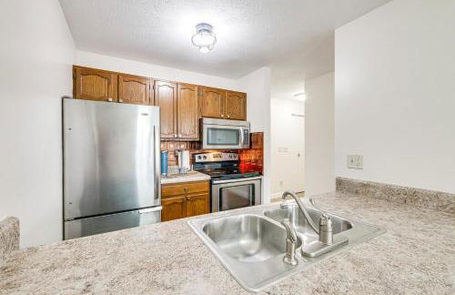 Lakefront Port Clinton Condo with Boat Dock and Slip! - Foto 10