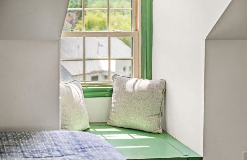 Downingtown Manor - 1900s Farmhouse with Creek Views - Foto 47