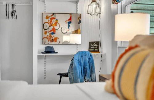 Renovated townhome on bike path includes bikes - Foto 21