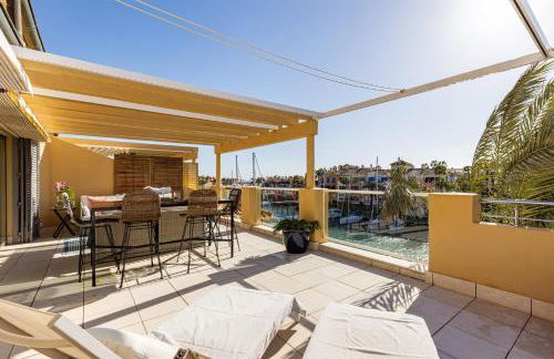 Beautiful penthouse overlooking marina channels - Foto 22