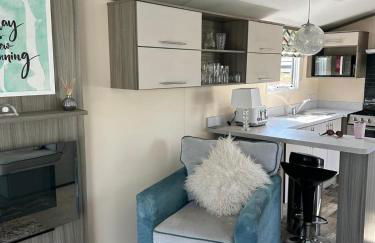 Caravan in Holcot - Sleeps 6 - Pet Friendly - Foto 28