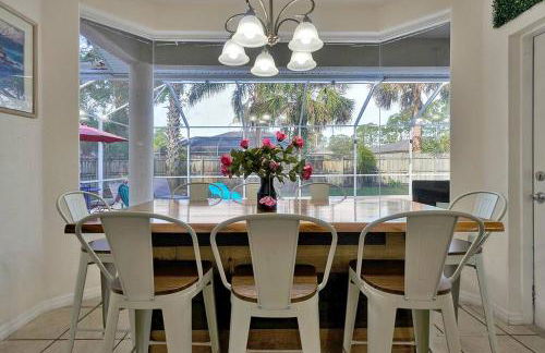 Salty Heated Pool Escape - Nearby Beach - Photo 15