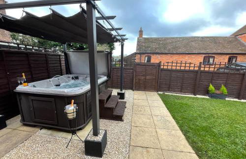 The Little Beehive - Photo 33