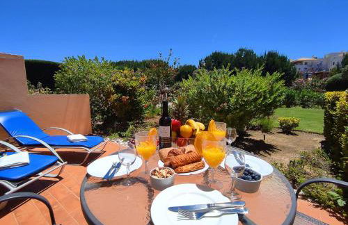 Fabulous Sunny Pool&Garden Condo by BeCherish - Foto 3