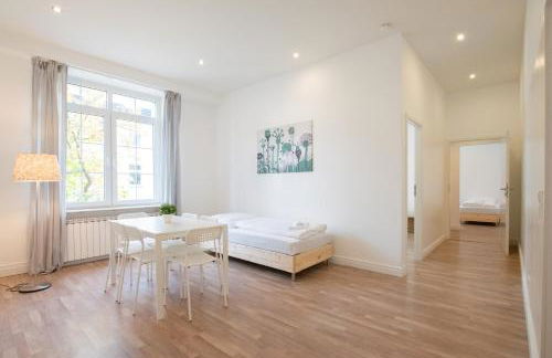 Tolstov Apartments - 1 or 3 Room Apartments - 20 Min Messe DUS and Old Town DUS - Foto 4