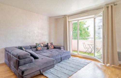 Séjour Cosy - 5 min Aéroport Orly - Parking Privée & Terrasse - Foto 2