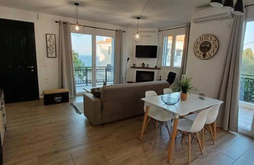 Seaview Luxury Apartment with private parking - Photo 16