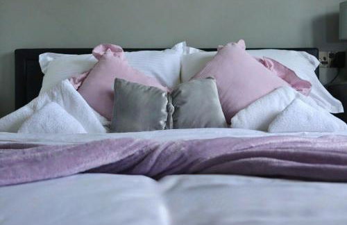 Heathrow Modern House with Parking & Fast WiFi - Foto 26