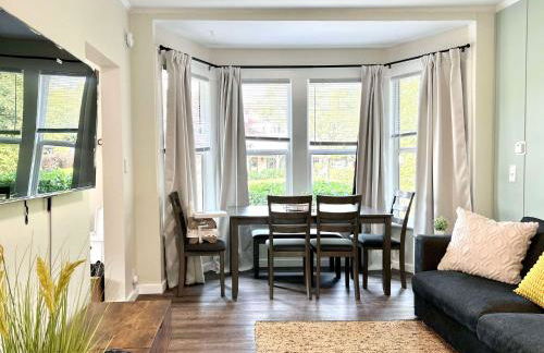 Modern Deluxe Kitchen, King Bed, Laundry, DT Renton close to Valley Med & SeaTac - Foto 6