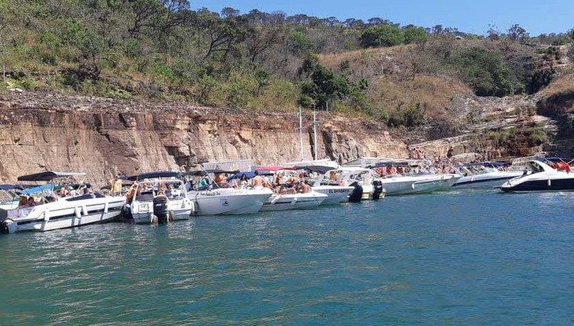 Capitólio & Furnas Lake Day Trip - Photo 2, Boats sailing on Furnas Lake