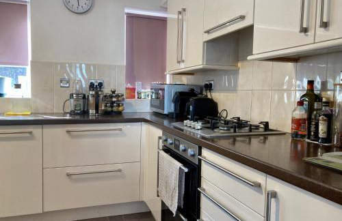 Cosy Modern Family Home Free Parking Garden - Foto 10