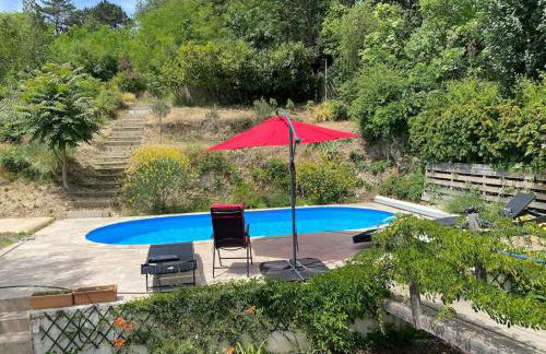 VILLA LES TERRASSES dans la nature avec piscine à 2 pas de Lyon, - Foto 1