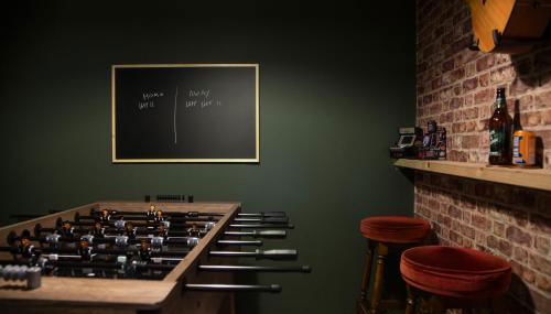 Trendy 2 Bed Flat - Near Airport - Foto 5, Game Room