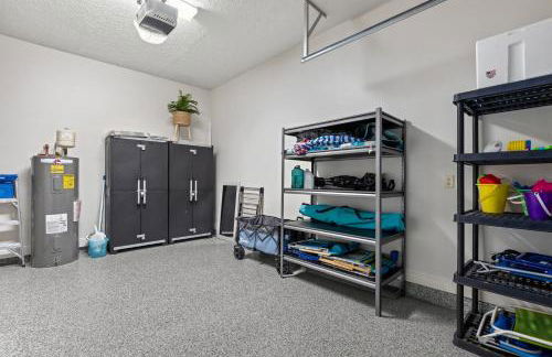 Escape to Sand Dollar Holler: Coastal Retreat, 3 Beds, 2.5 Baths, Sleeps 10! - Foto 155