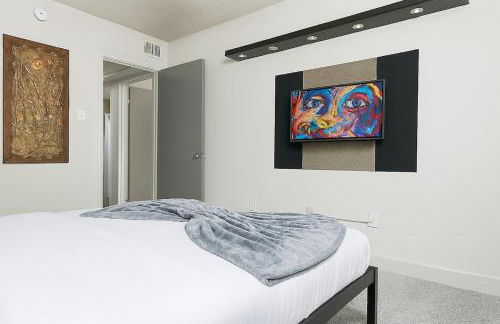 Saltwater Pool 2BR Near Galleria Walkable, Stylish & Central Marquee Uptown - Foto 15