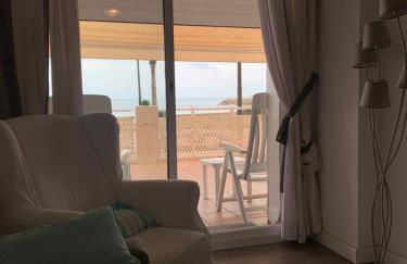Apartamento primera línea de playa - Foto 8