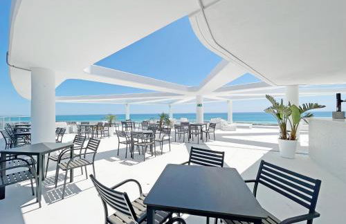 Global Properties, Apartamento con terraza y vistas a la piscina en Gran Canet - Photo 51