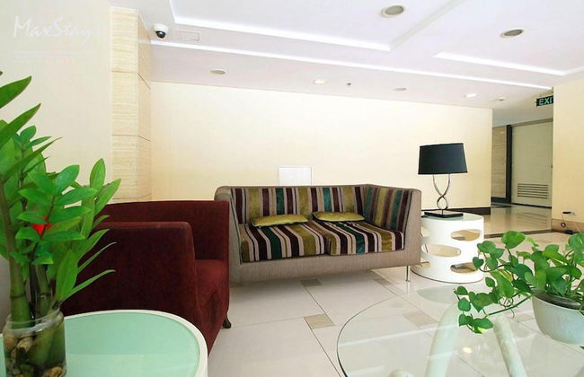 Max Stays Max Style at Parkside Villas - Photo 2