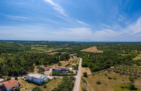 4 Bedroom Awesome Home In Gamboci - Foto 18