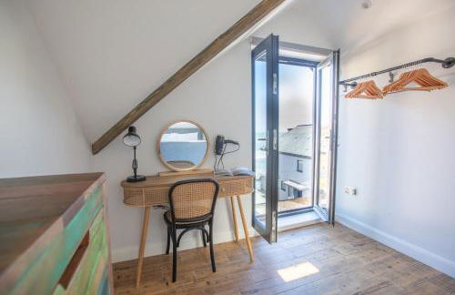 THE ANNEXE AT UPPER BEACH HOUSE - Photo 32