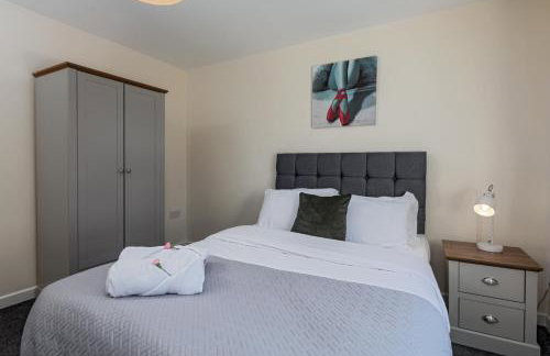 Spacious Luxurious Serviced Accommodation 6 - Photo 3