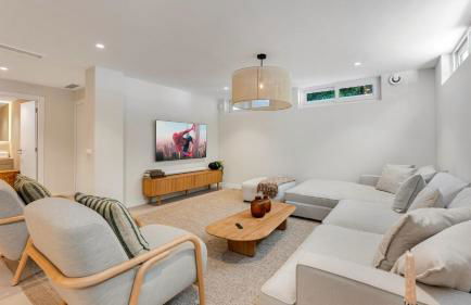 VACATION MARBELLA I Villa Ava, Private Heated Pool, Rooftop Hot Tub, Sauna, Luxury Interior, Golf and Sea Nearby - Foto 48