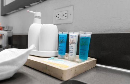 Sunny 1BR Unit With Free Parking Prime Location - Foto 21