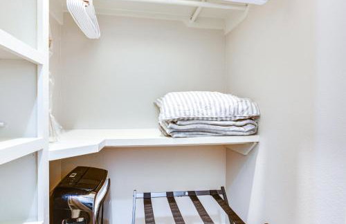 Lakefront Oscar Home with Game Room and Boat Dock! - Foto 18