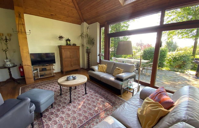 Charming Holiday Home With Garden - Photo 12