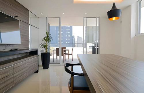 Studio prox shopping Curitiba Wifi, TV a Cabo e ar by UROOMS - Foto 34