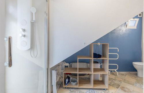 Scenic Home with Panoramic Sea & Mountain Views in São Vicente - Foto 15