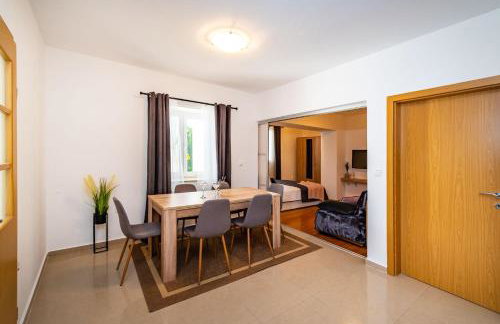 Merita Apartments with Pool - Photo 47