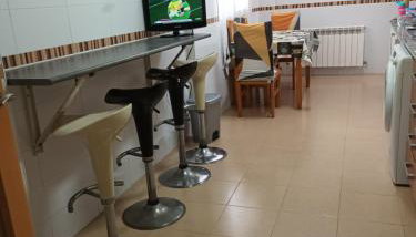 Piso amplio de 3 habitaciones, calefacción, ascensor y parking - Foto 5