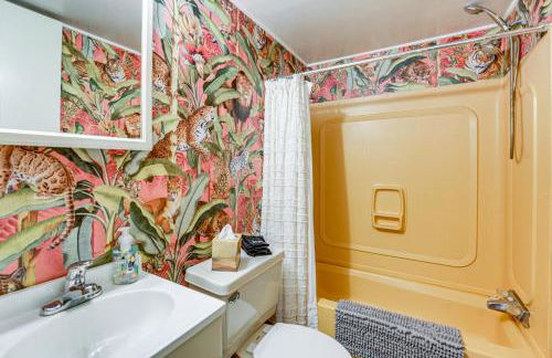 6 Mi to State Harbor! Stylish Port Austin Home - Foto 18