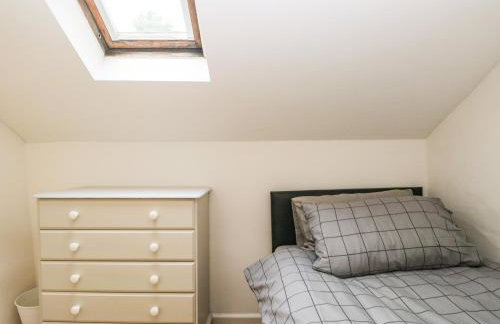 Coach House - Photo 29