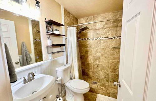 Cozy Cabin in the City of Winnemucca plus GYM - Foto 15