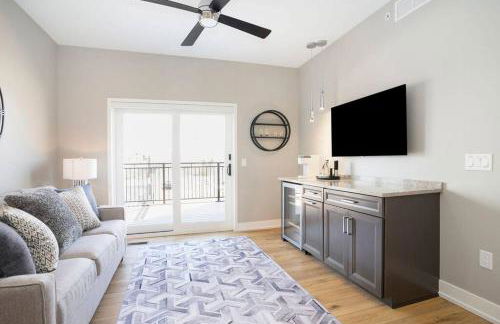 New Beautiful 8th Street Condo with 2 Balconies George 203 - Photo 12